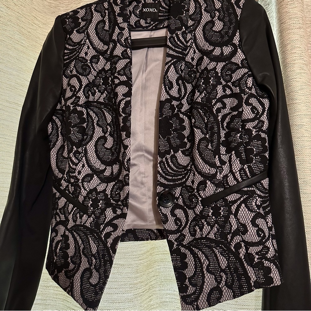 XOXO Black blazer NWT size medium